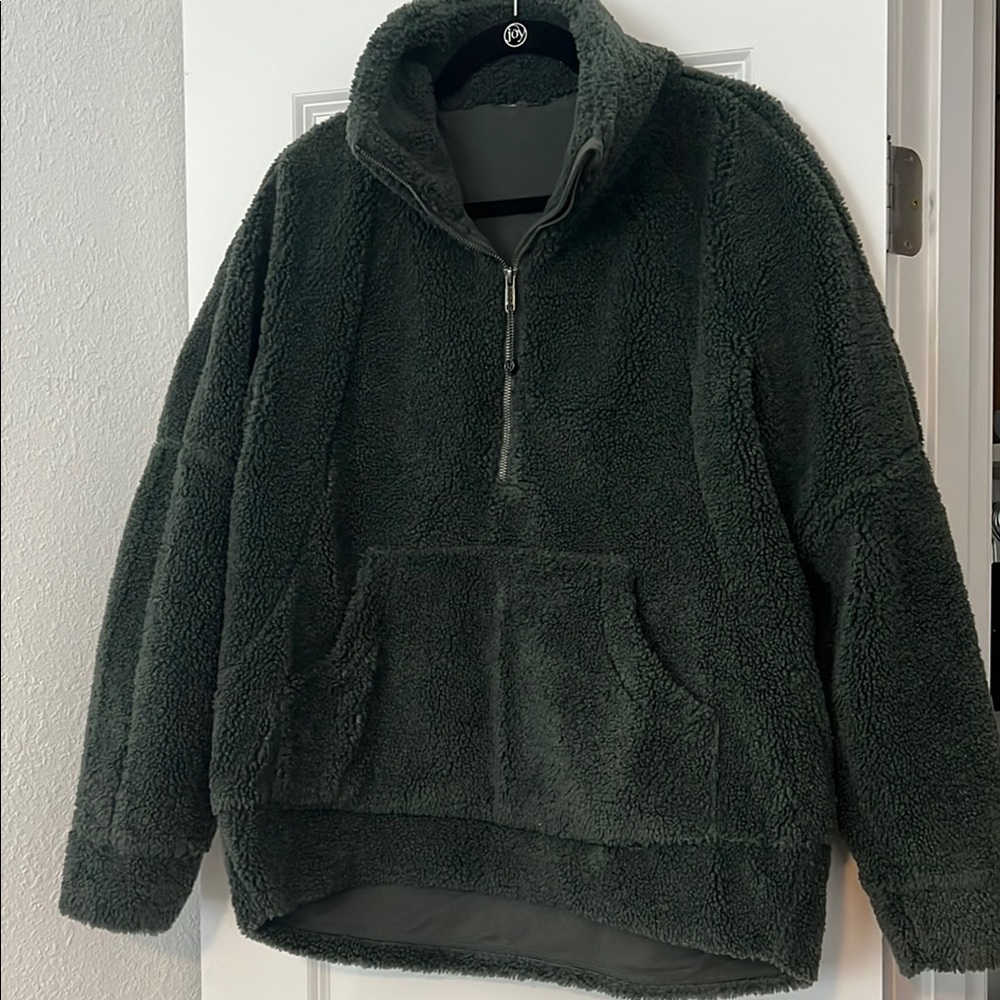 Lululemon Sherpa Scuba Pullover - Picture 4 of 4
